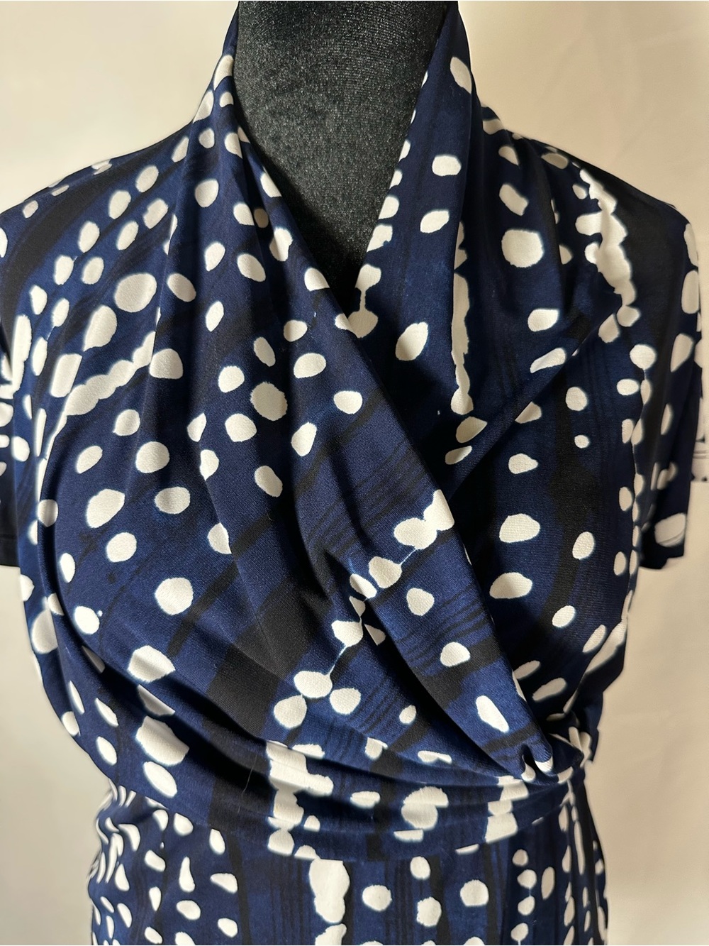 DKNY garment - Picture 3 of 8